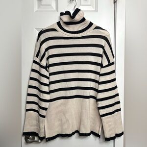 Noracora Striped Sweater